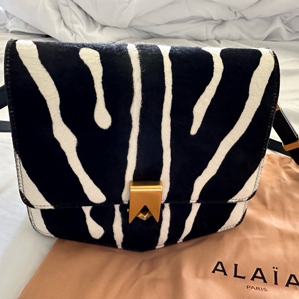 ALAIA PARIS LE PAPA ZEBRA BAG